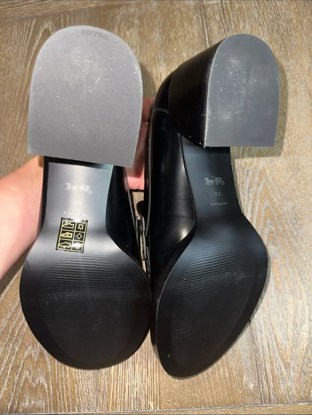 Coach Natalie Tailored C Logo Loafer Pumps Black Leather Gold Heel Size 8 NWT